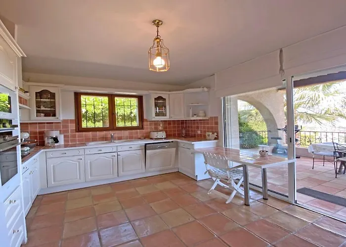 Lisuzem サント・マキシム